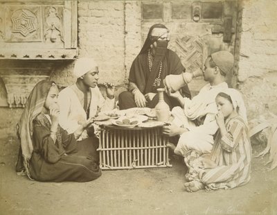 Una Familia Egipcia, c.1878 de English Photographer